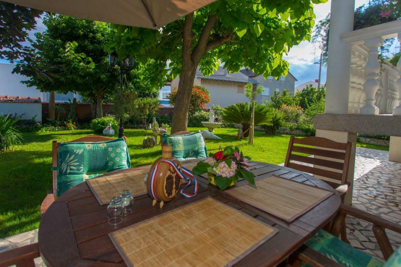 Apartmani Luis Kastela Ngoại thất bức ảnh