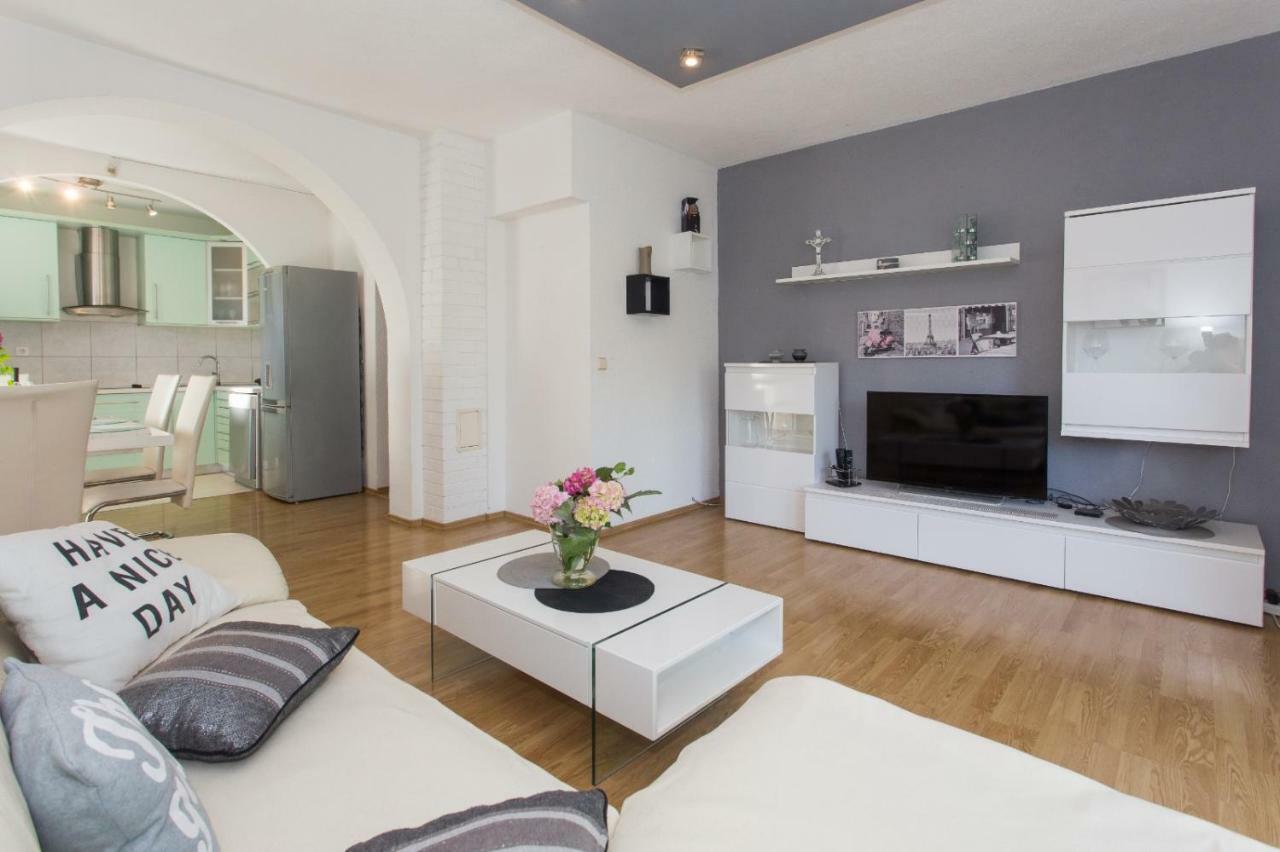 Apartmani Luis Kastela Ngoại thất bức ảnh