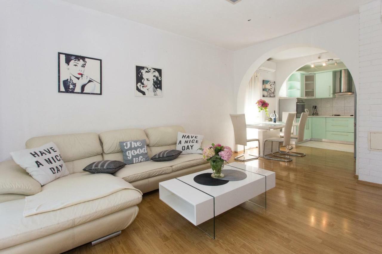 Apartmani Luis Kastela Ngoại thất bức ảnh